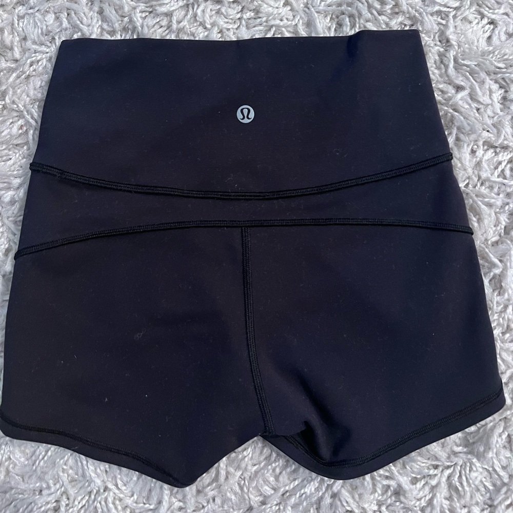 New without tag - Lululemon In Movement Short Everlux 2.5.